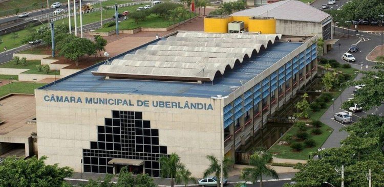 Salários de vereadores de Uberlândia têm aumento