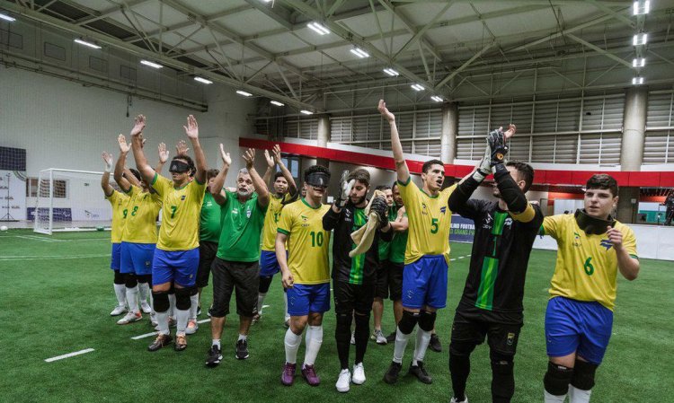 Brasil é bicampeão invicto superando o JAPÃO na final