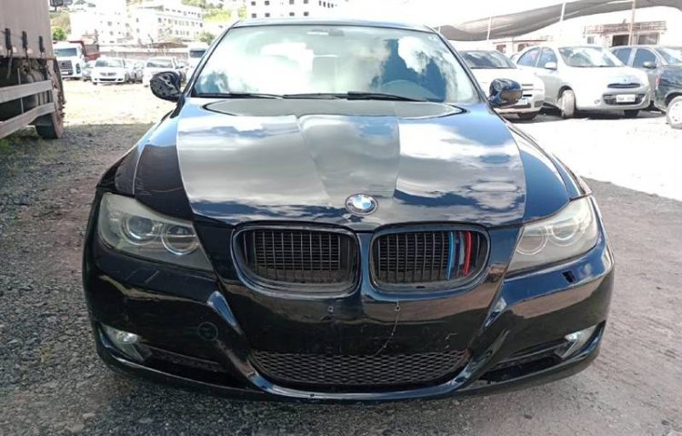 BMW 320i apreendida vai a leilão