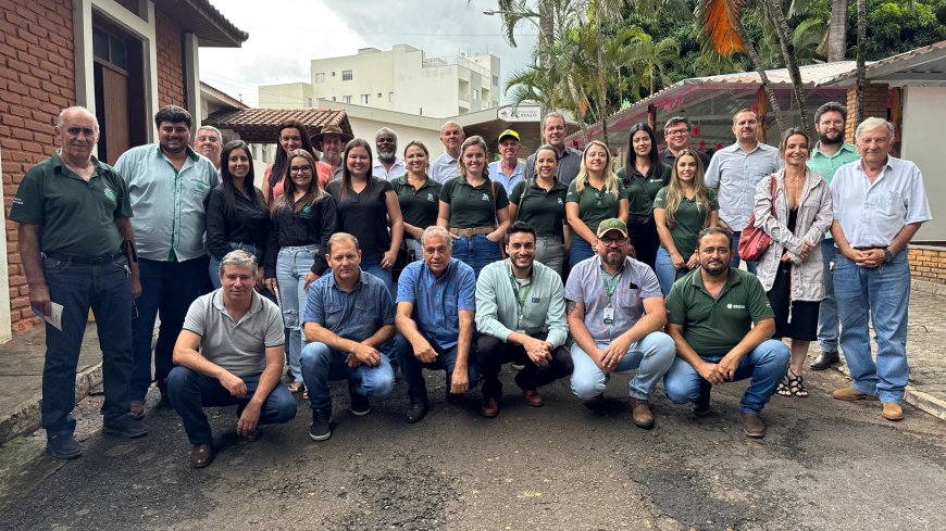 Dirigentes de sindicatos rurais visitam SinRural de Passos