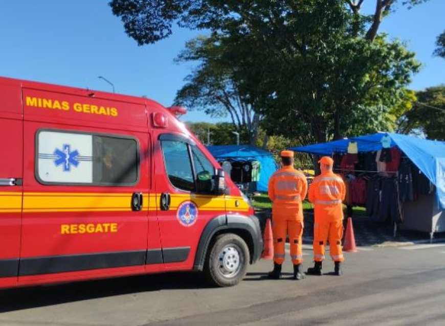 Bombeiros de Guaxupé, MINAS GERAIS, promovem ação do Maio Amarelo em feira livre da cidade