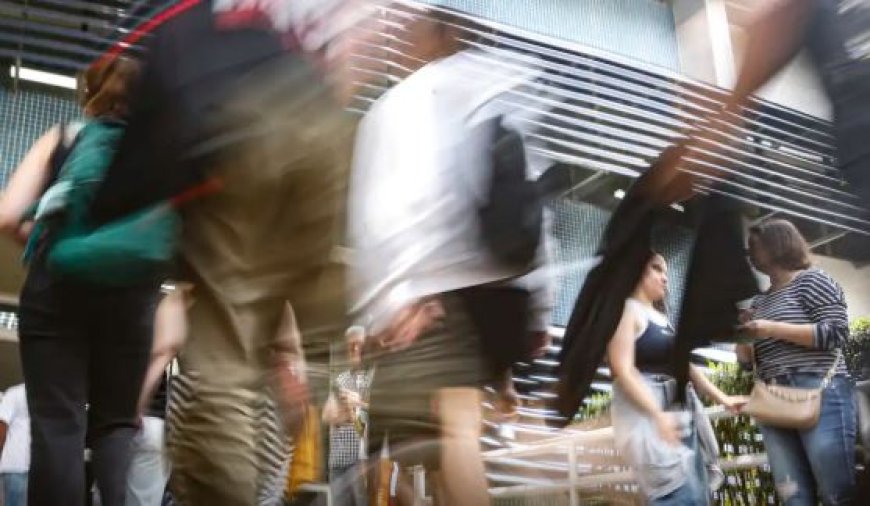 Cursinhos populares terão bolsa de R$ 200 e apoio do MEC na CPOP 2025