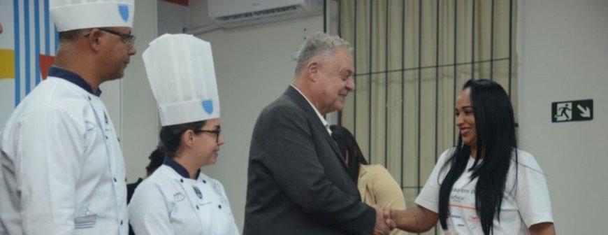 Curso gratuito qualifica jovens e adultos para a indústria da panificação e fomenta emprego