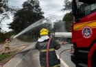 Colisão entre carreta e Jeep mobiliza Bombeiros no Sudoeste de Minas