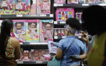 Com dólar em queda, comércio brasileiro bate novo recorde