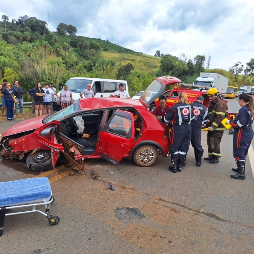 Acidente grave na BR 146 mobiliza Bombeiros e SAMU em Guaxupé